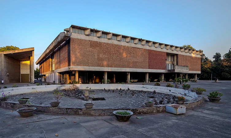 government-museum-and-art-gallery-img